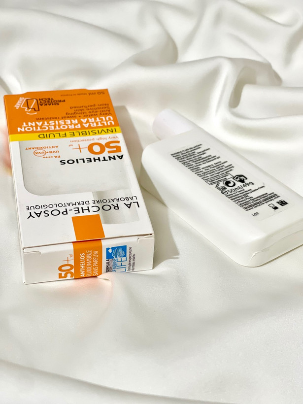 کرم ضد آفتاب فوق العاده ﺳﺒﮏ لاروش پوزای مدل Anthelios XL LAROCHE-POSAY