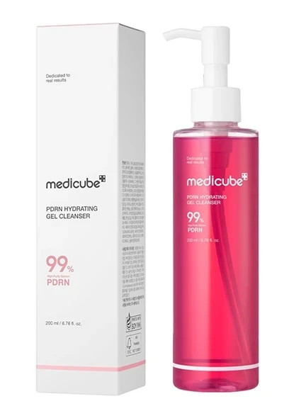ژل شست و شو روشن کننده و آبرسان PDRN مدی کیوب حجم 200 میل Medicube