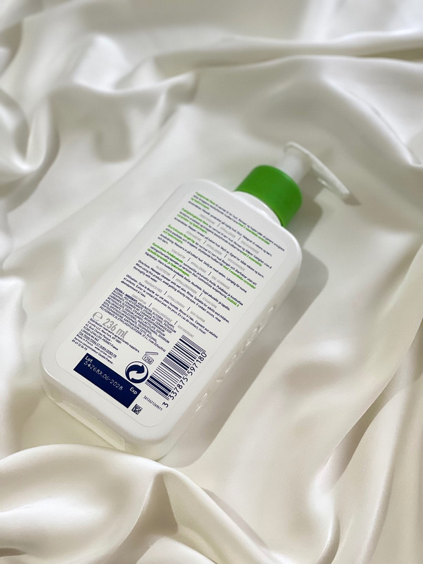 ژل شستشو و آبرسان قوی سراوی CeraVe حجم ۲۳۶ میل مناسب پوست نرمال و خشک