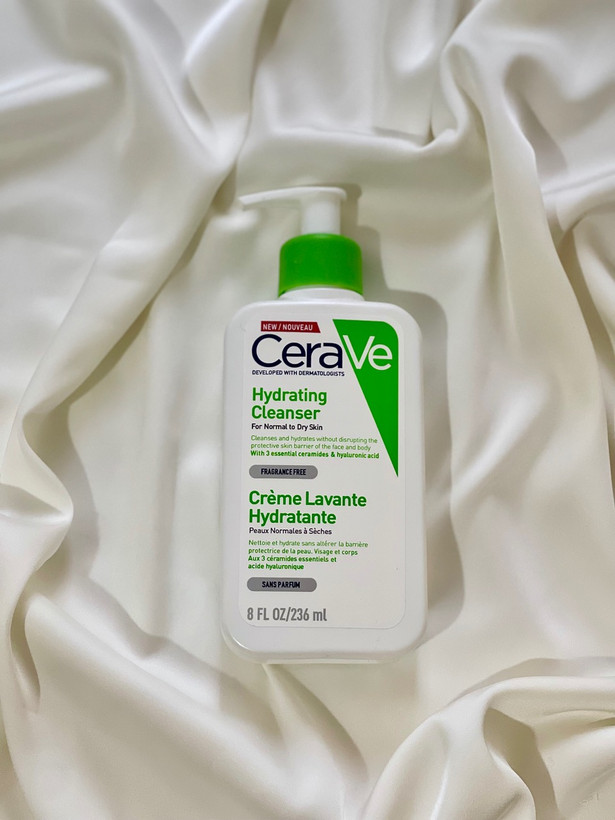 ژل شستشو و آبرسان قوی سراوی CeraVe حجم ۲۳۶ میل مناسب پوست نرمال و خشک